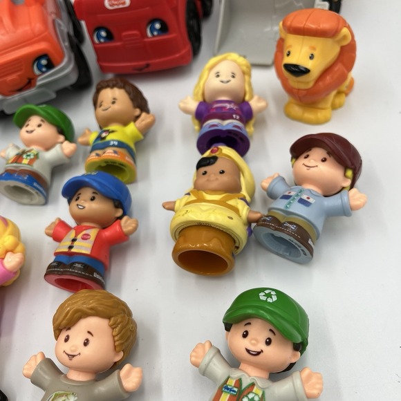Fisher Price & Assorted Little People Lot 4 Vehicles 14 People And A Lion - Picture 4 of 10